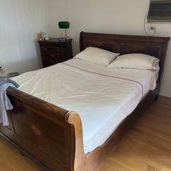 Queen Size Sleigh Bed