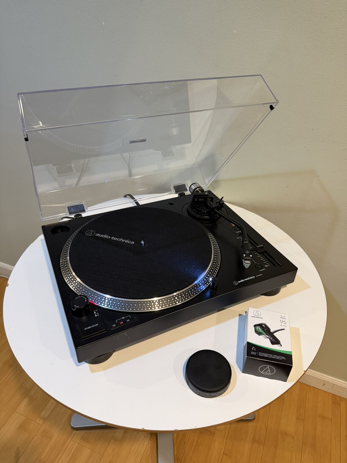 AudioTechnica AT-LP120XUSB Turntable