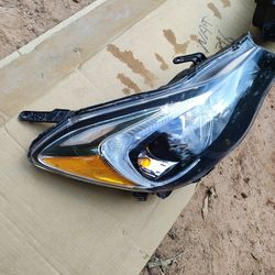 2016-2017 Subaru Crosstrek Headlights