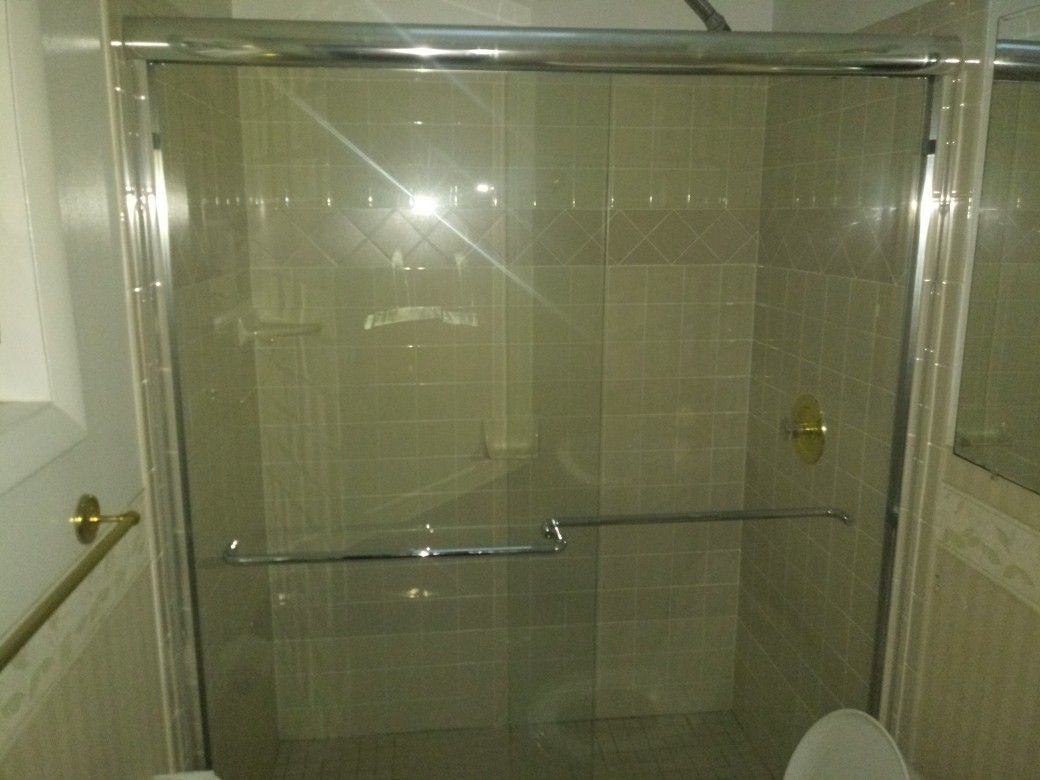 Shower door used good condition