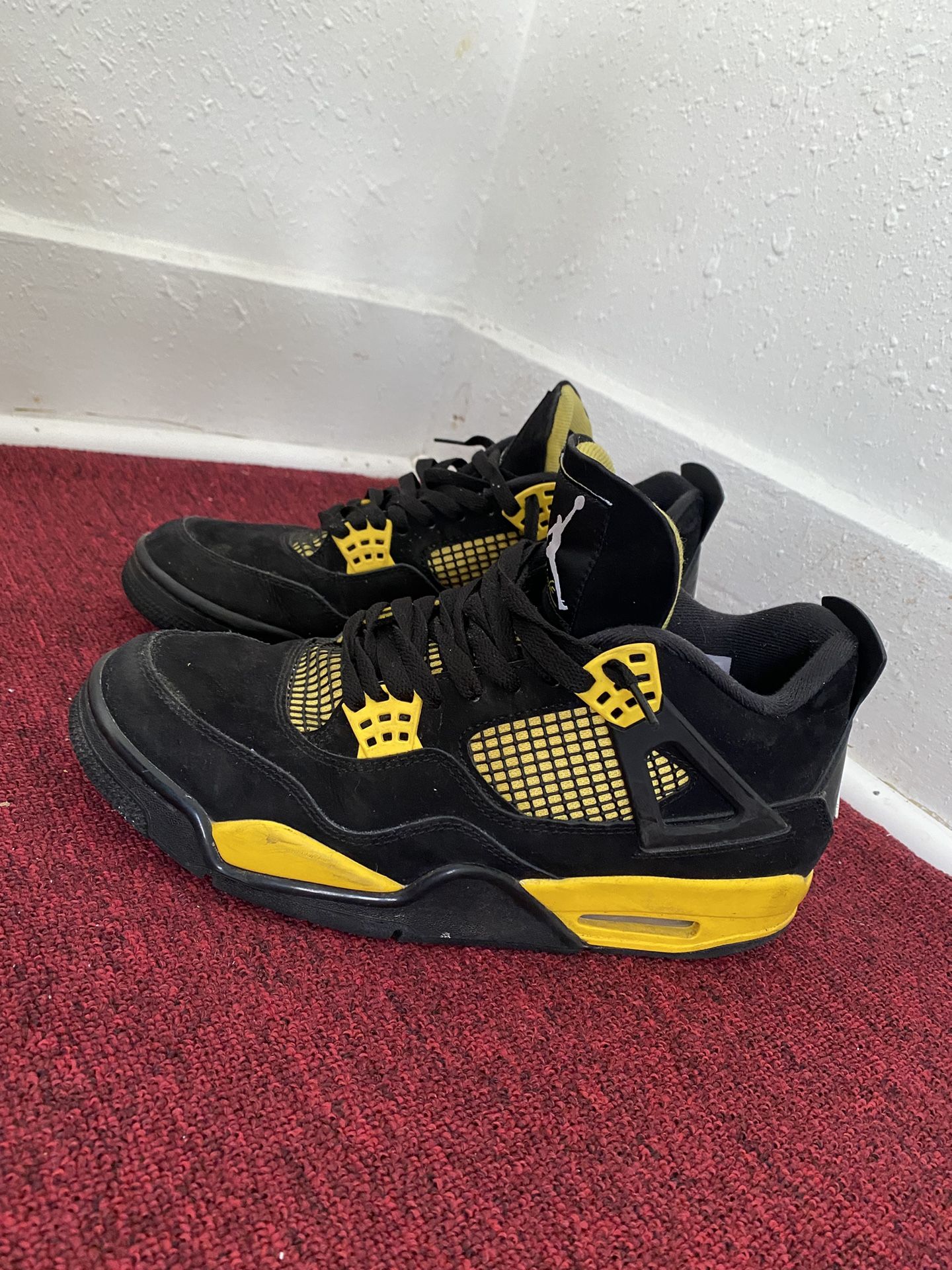 Air Jordan 4 Retro “Thunder”  [Size 10]