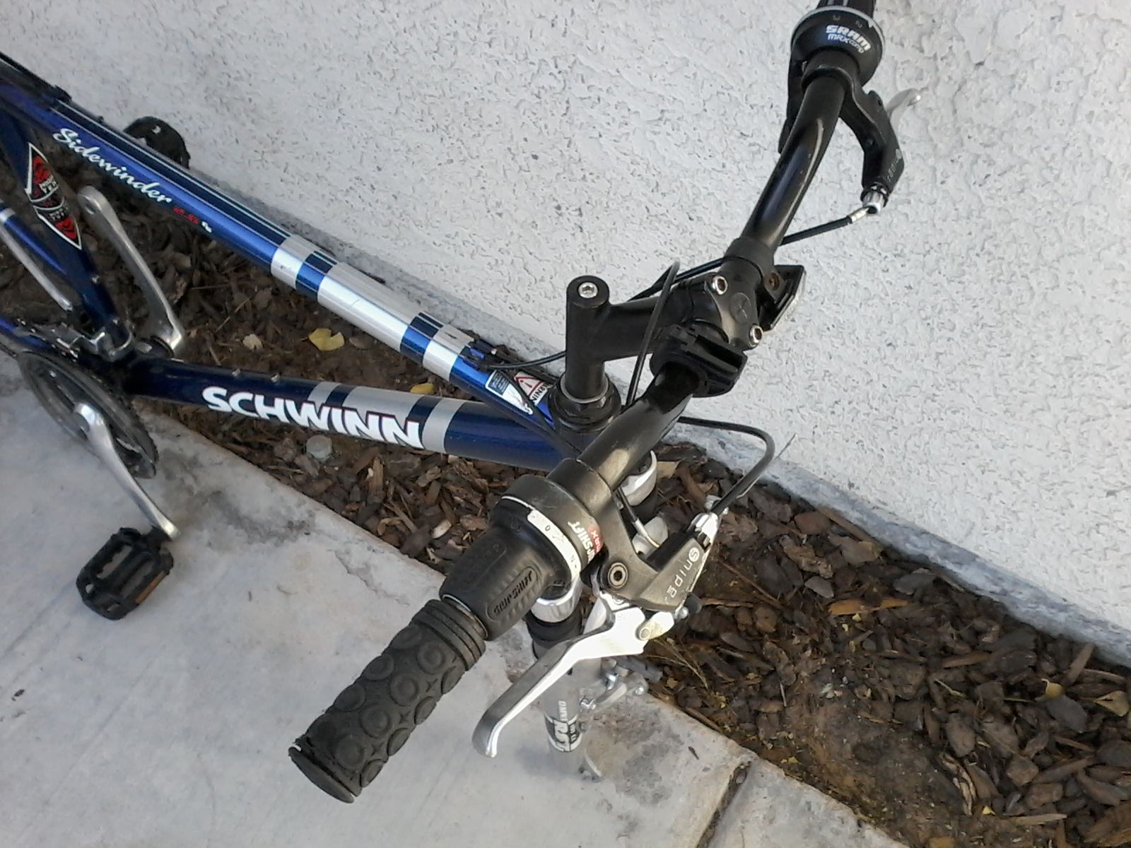 Schwinn rst omni mountain bike hotsell