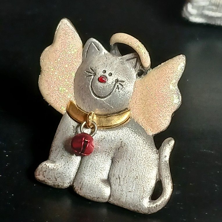AJMC Silver Cat Brooch-Purrfect Angel-Holiday Gold Glitter Wings & Halo