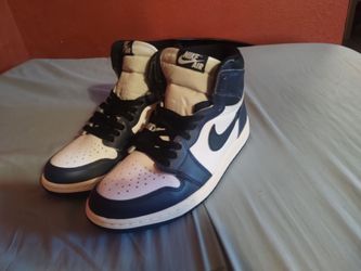 Air jordan 1s retro high og navy blue