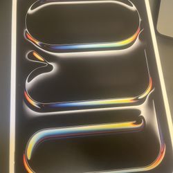 ipad pro 11-inch M4 256 gb wifi +celluar brand new just open box