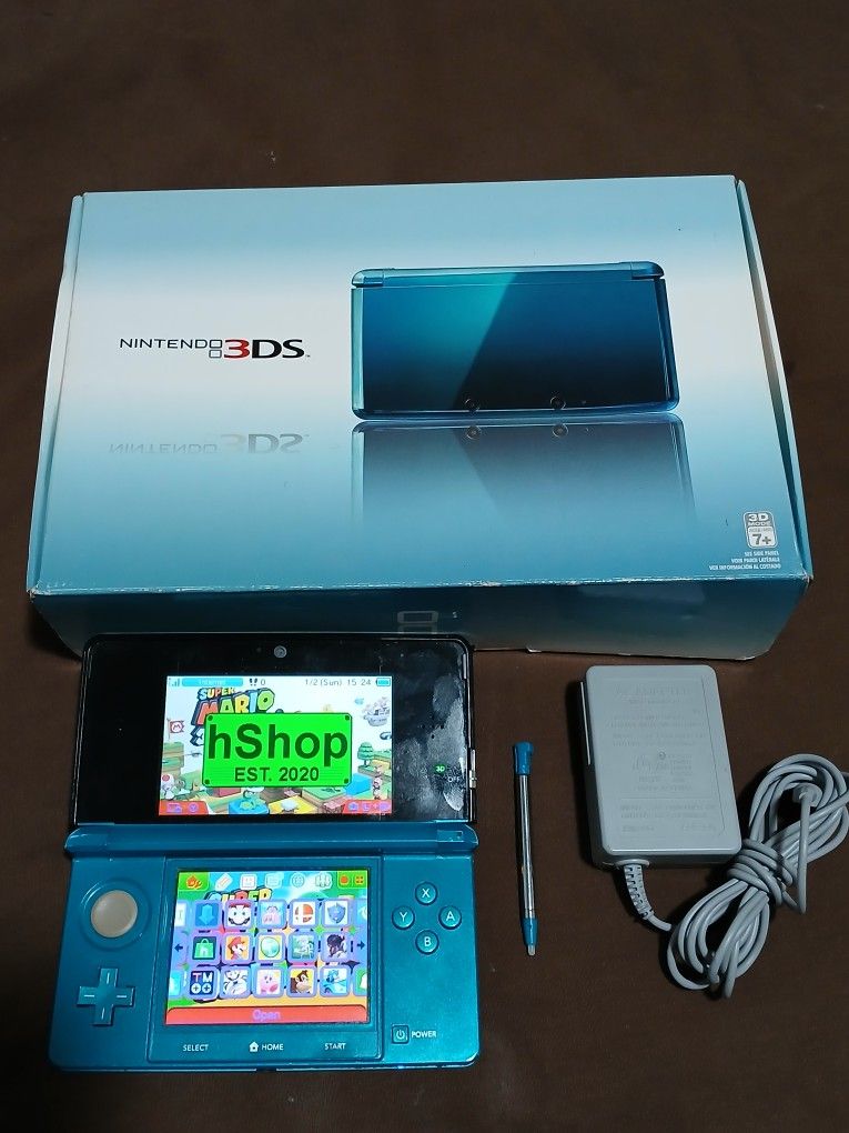 Nintendo 3DS Blue With Charger, Box And Games Inside. Works