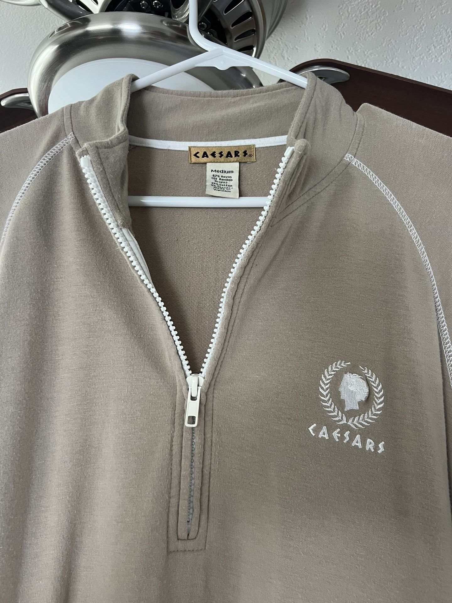 Caesars Palace Zip Hoodie Beige/White Bamboo Rayon Blend Sz M – EUC