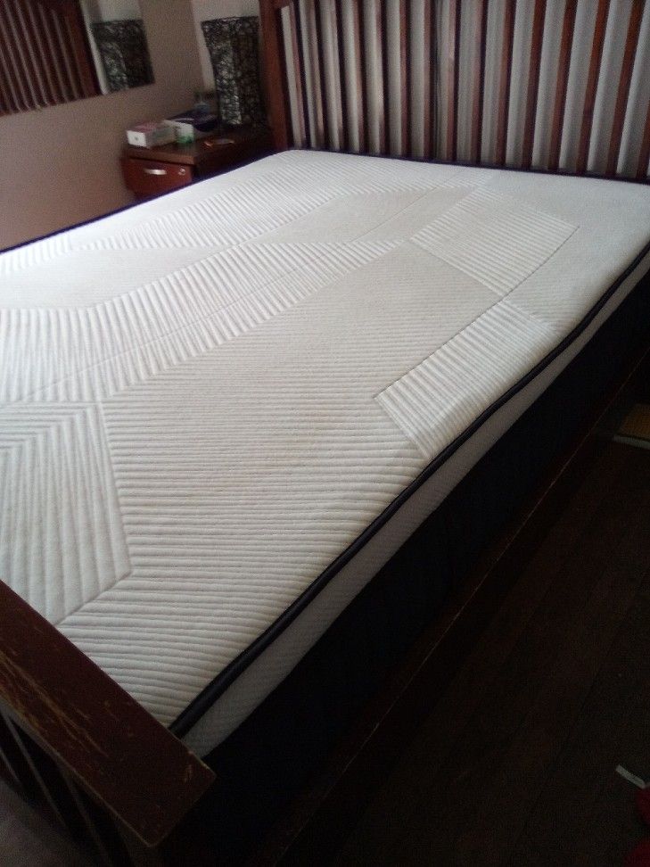 Matching Bedroom Set With Dresser And Mirror Two Smaller Dressers New Mattress Queen