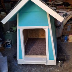 New Custom Dog House Unique Design $95 Frim Located In Colton