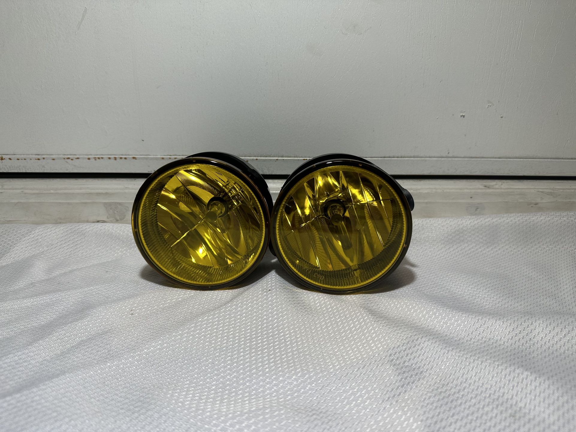 Ford Expedition Amber fog light year 2007 to 2007