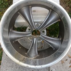 Five lug rim only one no tire