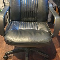 Black Rolling Desk Chair