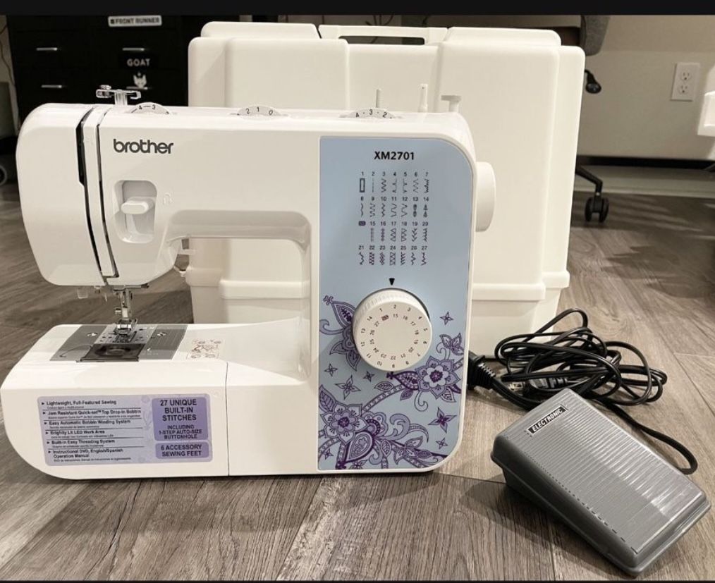 Brother Sewing Machine XM2701 w/ Hard Case