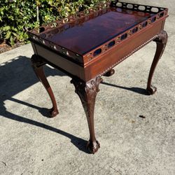 Beautiful Antique Councill Craftsmen Mahogany Ball And Claw Tea Table