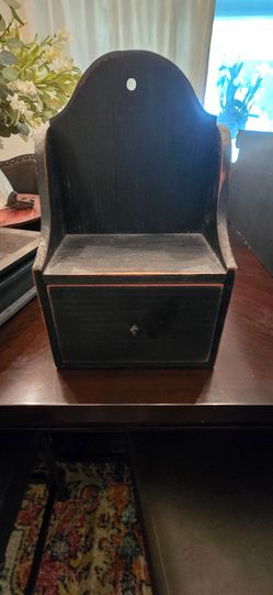 Early American Reproduction Accent Pieces