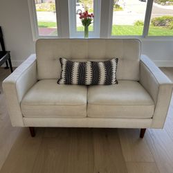 Great Loveseat & Matching Chairs