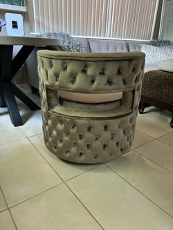 5 tufted velvet swivel chairs