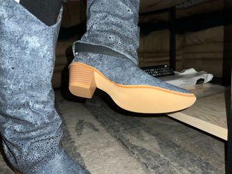Size 7 women’s cowboy boots