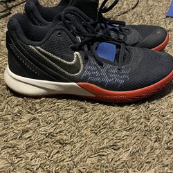 Kyrie Flytrap 2 Basketball Shoes