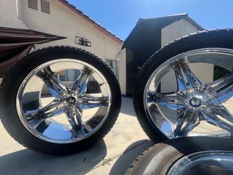 Rims and tires for sale / 22 rim / 5 lugs