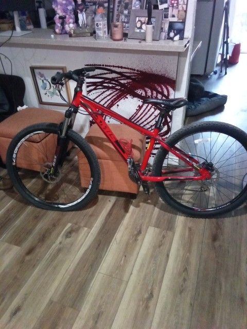 Jamis Hard Tell Mountain Bike 