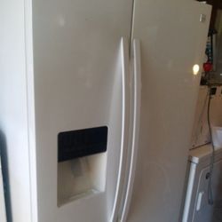 Super Super Nice Kenmore Refrigerator 