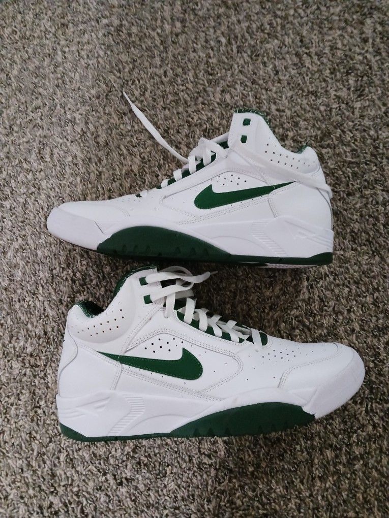 Nike Size 10.5 Never Worn Outside