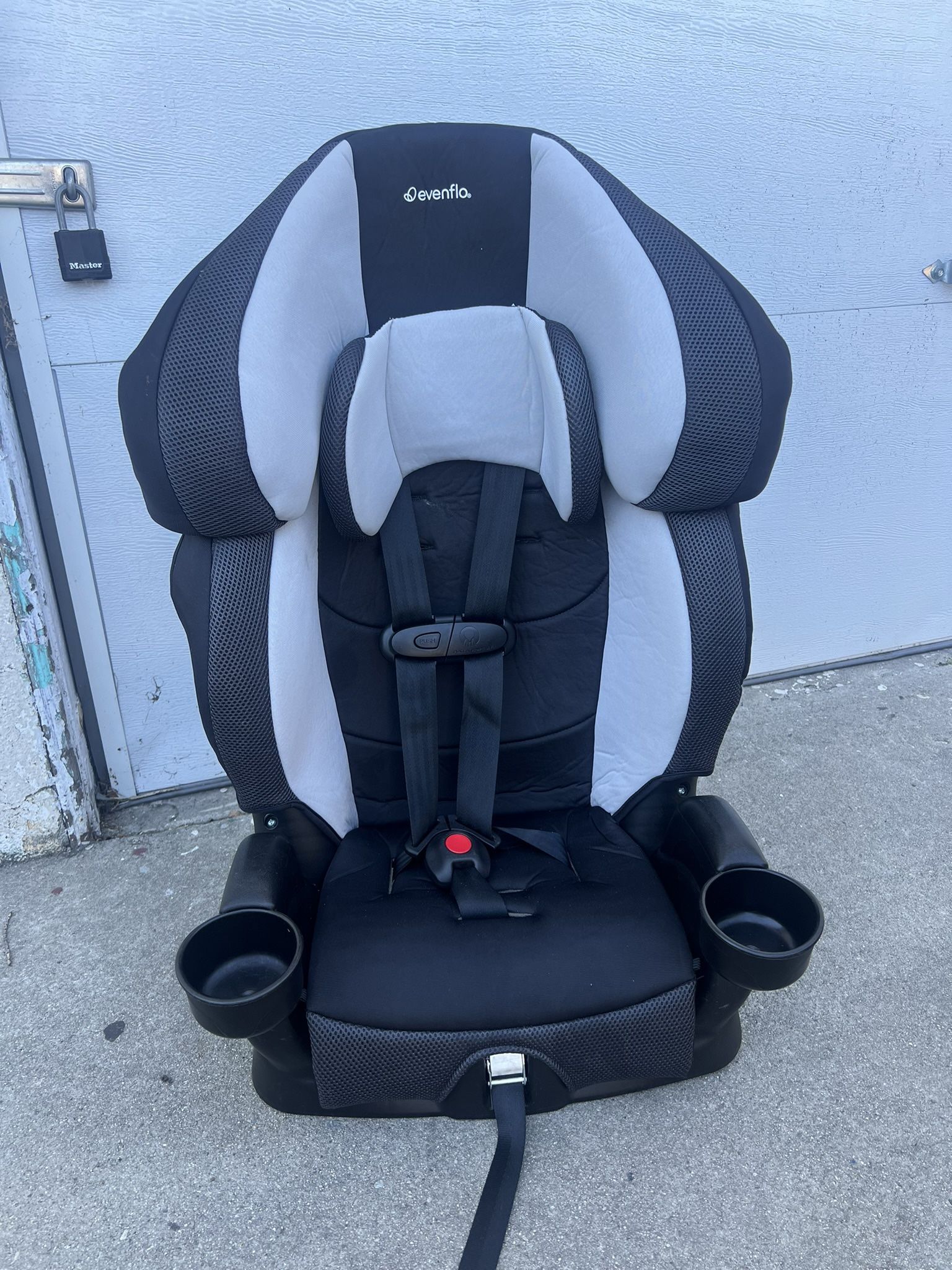 EVENFLO BOOSTER CAR SEAT 