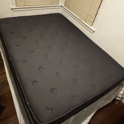 Full size bed mattress and box frame