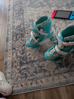 Roller skate / rollerblades
