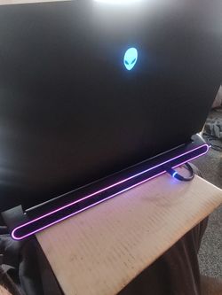 Alienware M17 R5 ryzen9 6900hx laptop.