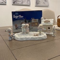 Precious Moments Sugar Town Skating Pond