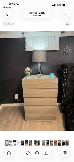 5 Drawer Chester Drawer/Lamps/Small Table Flowers