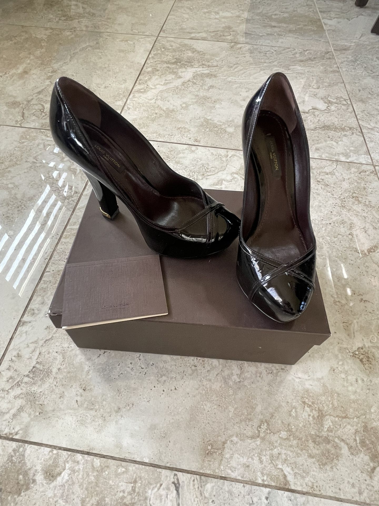 Louis Vuitton Heel Size 6