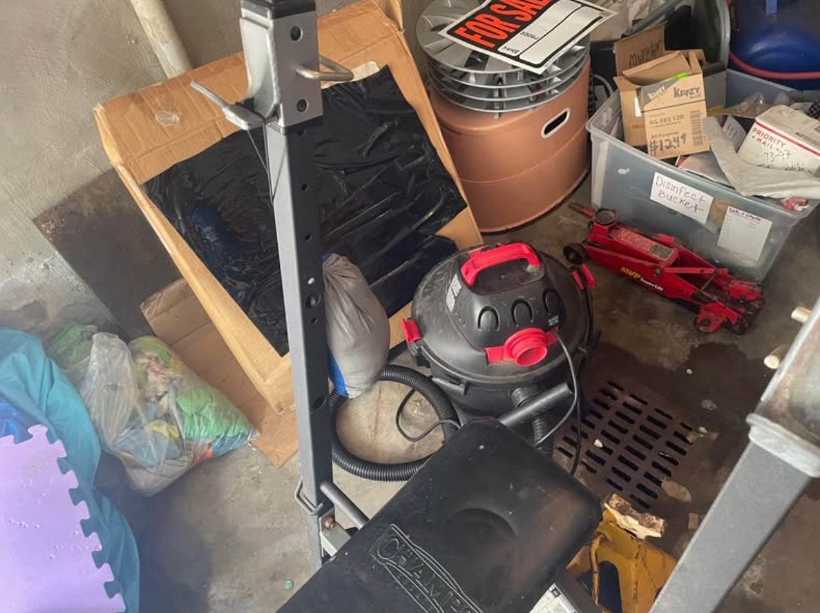 Weight Set In Garage Weight All And Dumbbells Come With Truck 125$ Firm