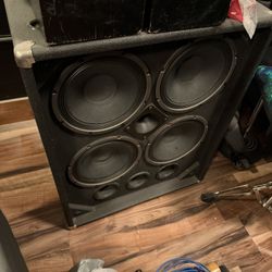 Ampeg SVT-410HLF Classic Series 500-Watt 4x10" Bass Speaker Cabinet