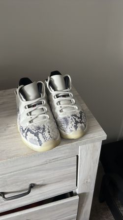 Jordan 11s