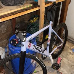 throne track bike 