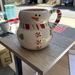 Snowman Candle Mug:  Scent Is Peach
