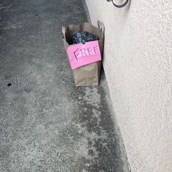 Free women’s clothes Medium