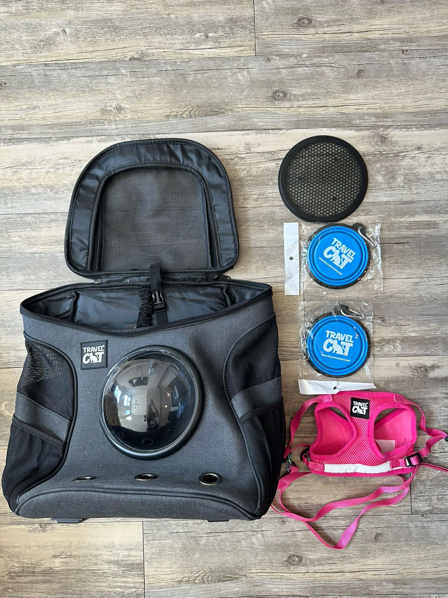 Travel Cat Backpack bubble window Carrier with harness and collapsible food bowls