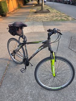 Schwinn GTX 700c Bike, Repair Needed