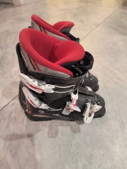 Ski boots size 24-24.5