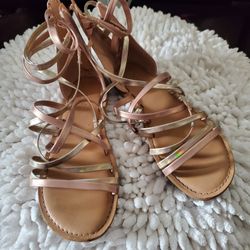 Sandals Size2  $5.00 Kids