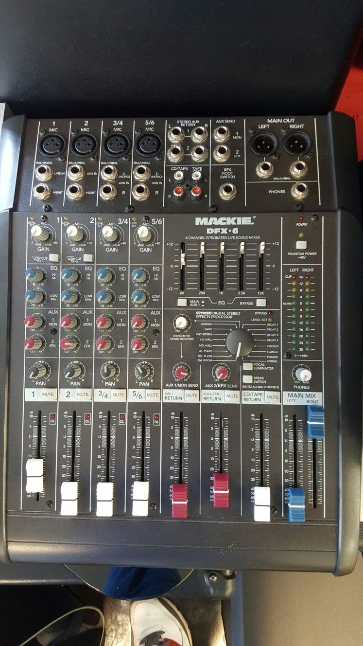 Mackie dfx-6 mixer (nxxx)