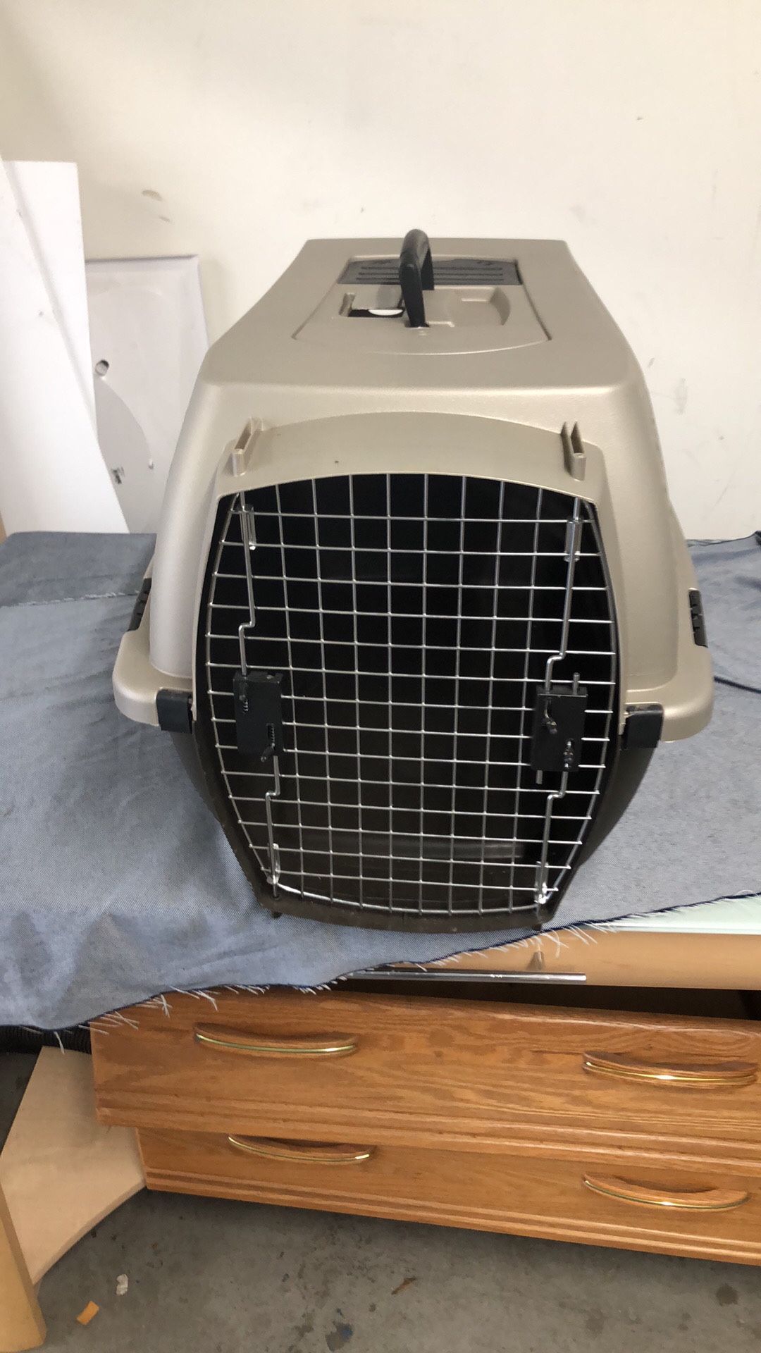 17x17x27”L Almost New Dog Cage