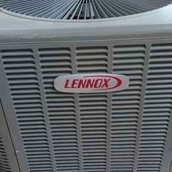 Lennox 2.5 Ton Air Conditioner 