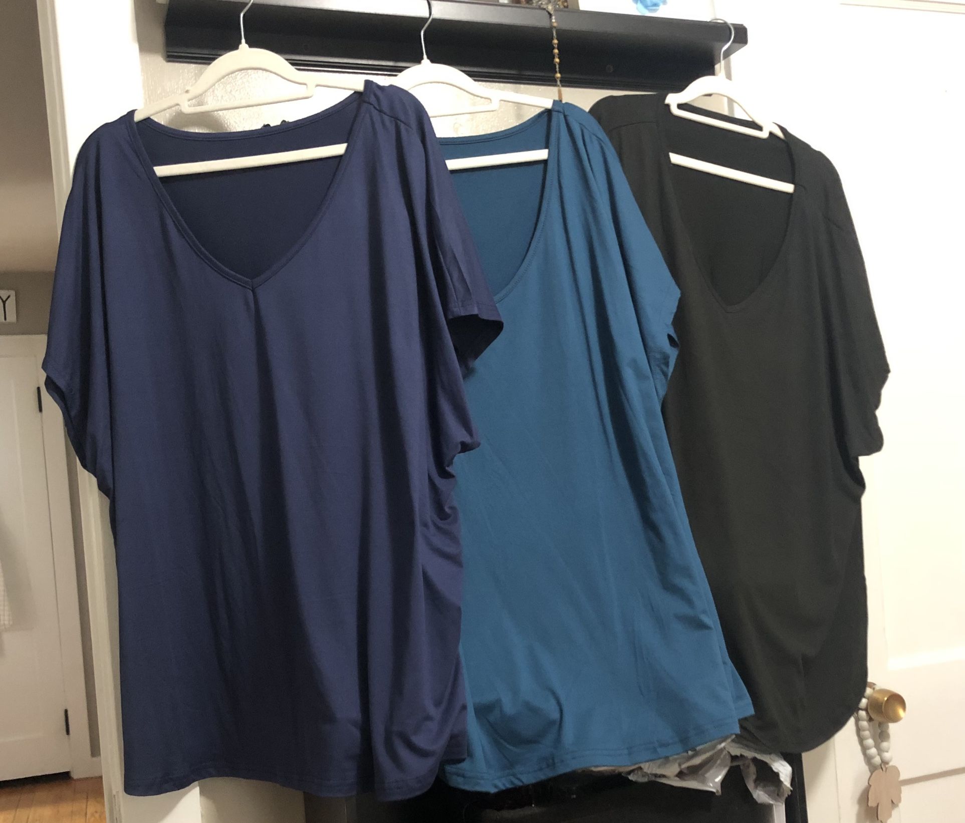 Essnce Plus Solid Batwing Sleeve V-Neck Tee