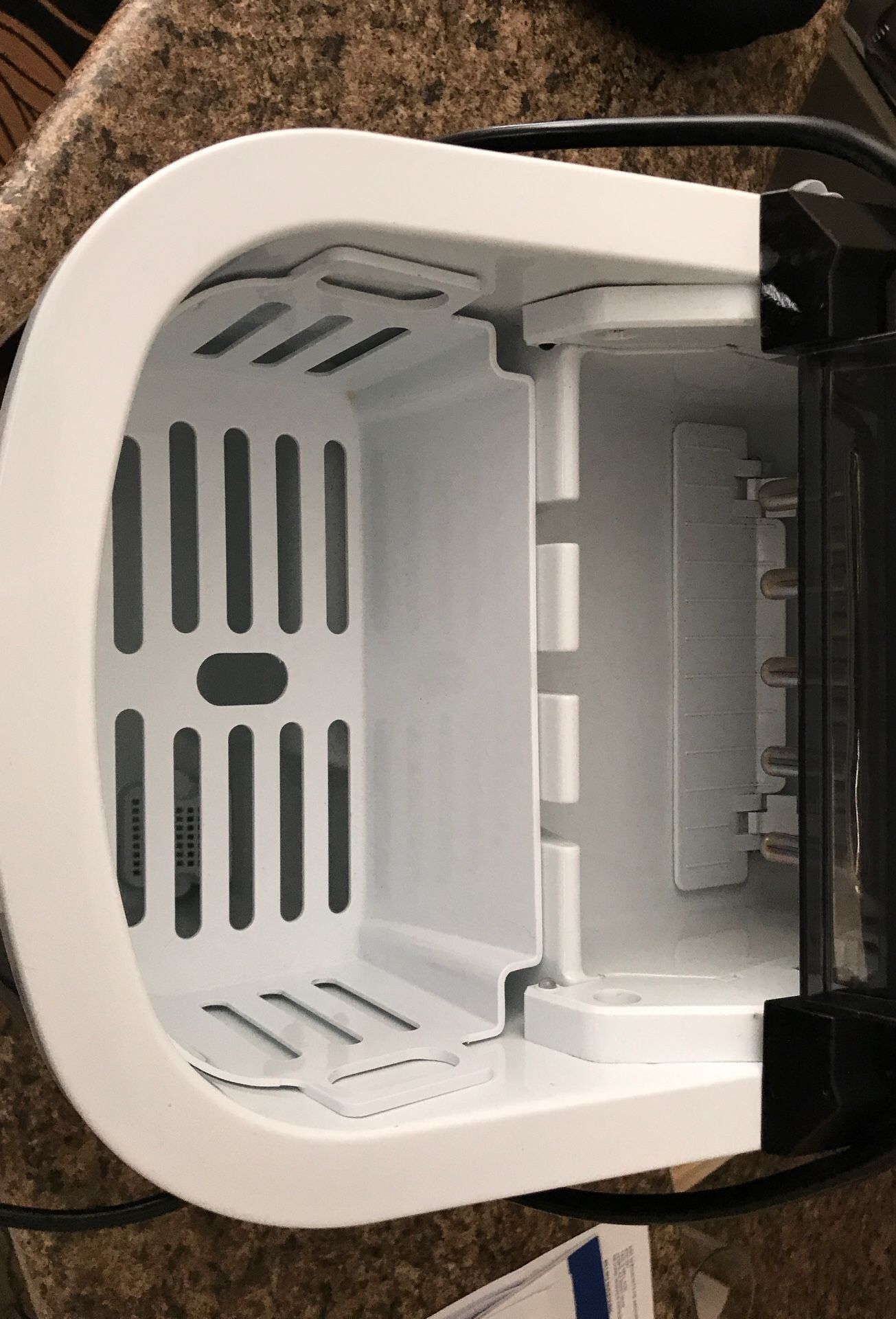 Insignia portable countertop ice maker for Sale in Chandler, AZ OfferUp