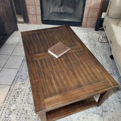 Coffee Table W/ Lifting Top